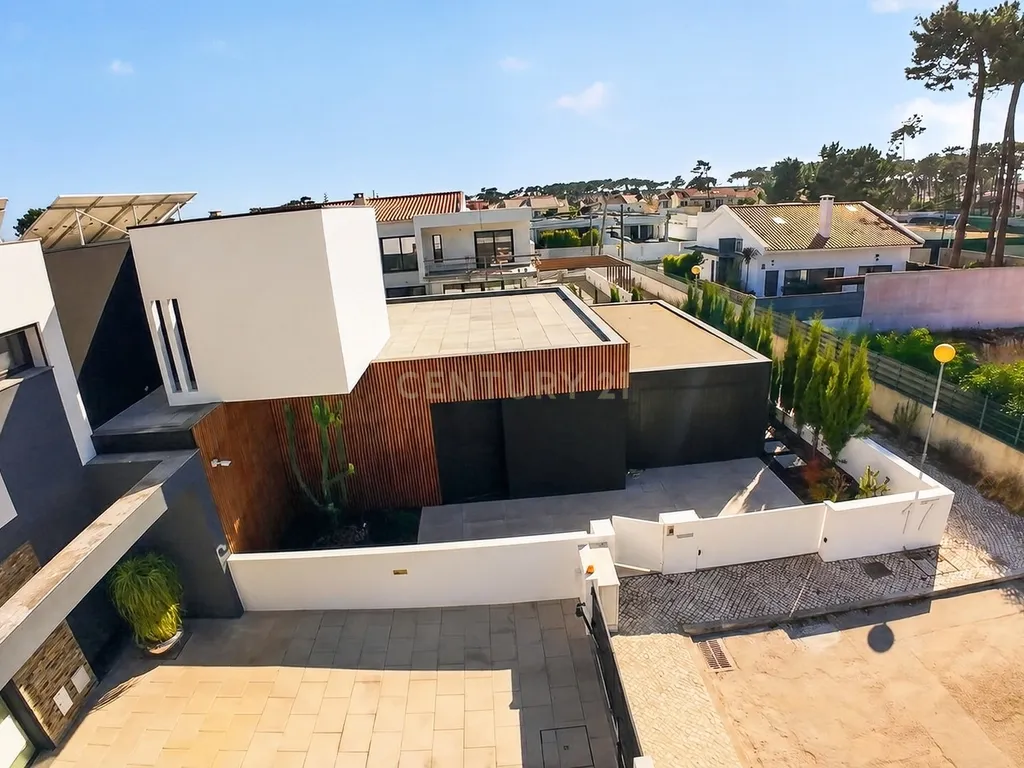 Moradia T3 de Excelência na Aroeira – Conforto, Elegância e Qualidade de Construção - Image 6