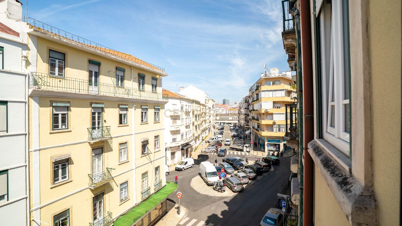 Apartamento T2 com 83 m² - Image 18