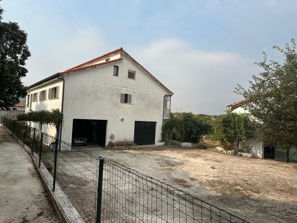 Moradia T4 em Moimenta Vinhais Bragança - Image 2