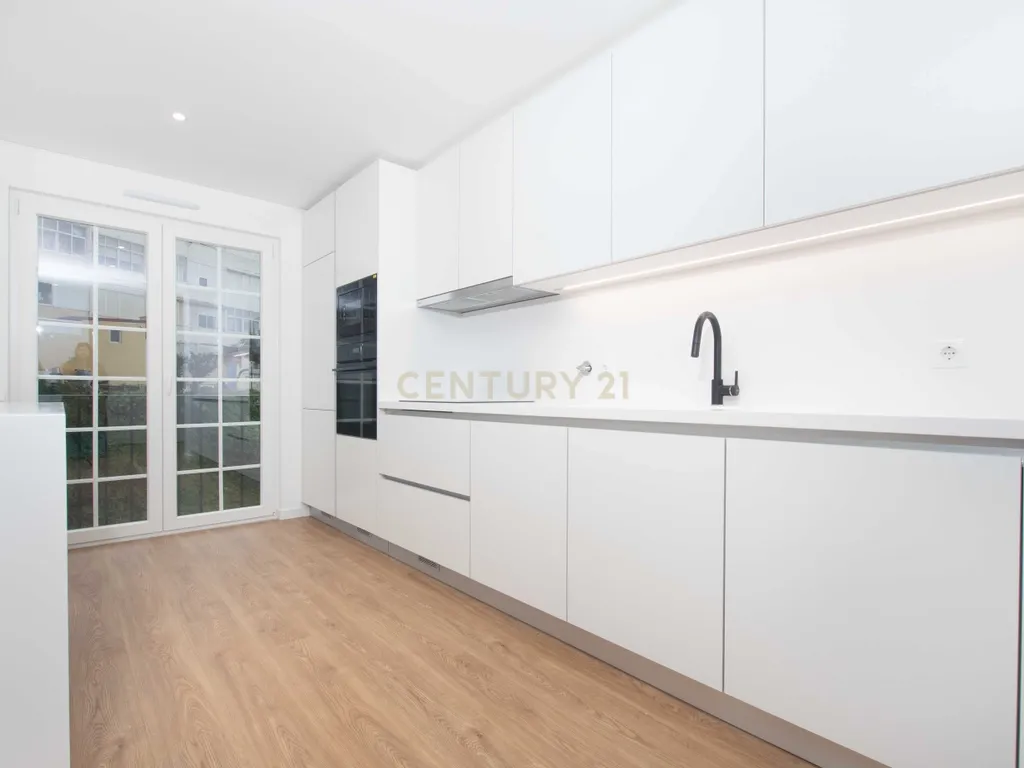 Apartamento T2 Urbanização Neudel na Amadora, a estrear - Image 8