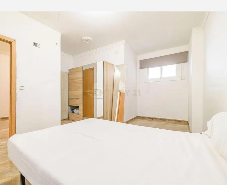 Planta baja reformada en venta en Viladecans. - Image 8
