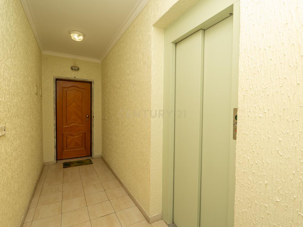 ** ESPECTACULAR APARTAMENTO NO CENTRO DE MAFRA, COM PARQUEAMENTO ** - Image 3