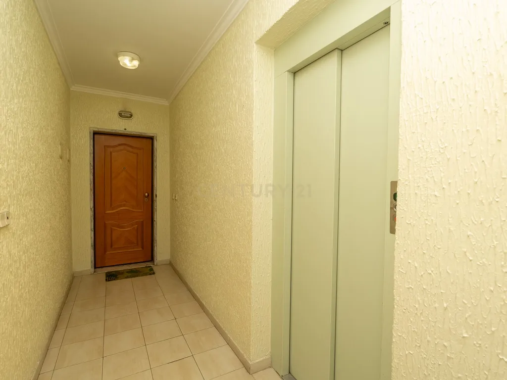 ** ESPECTACULAR APARTAMENTO NO CENTRO DE MAFRA, COM PARQUEAMENTO ** - Image 3