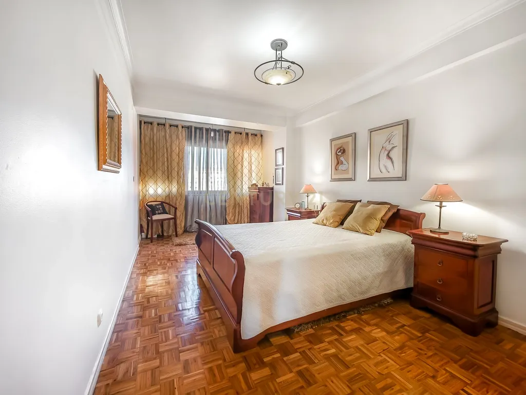 Apartamento T3 renovado no Prior Velho - Image 26