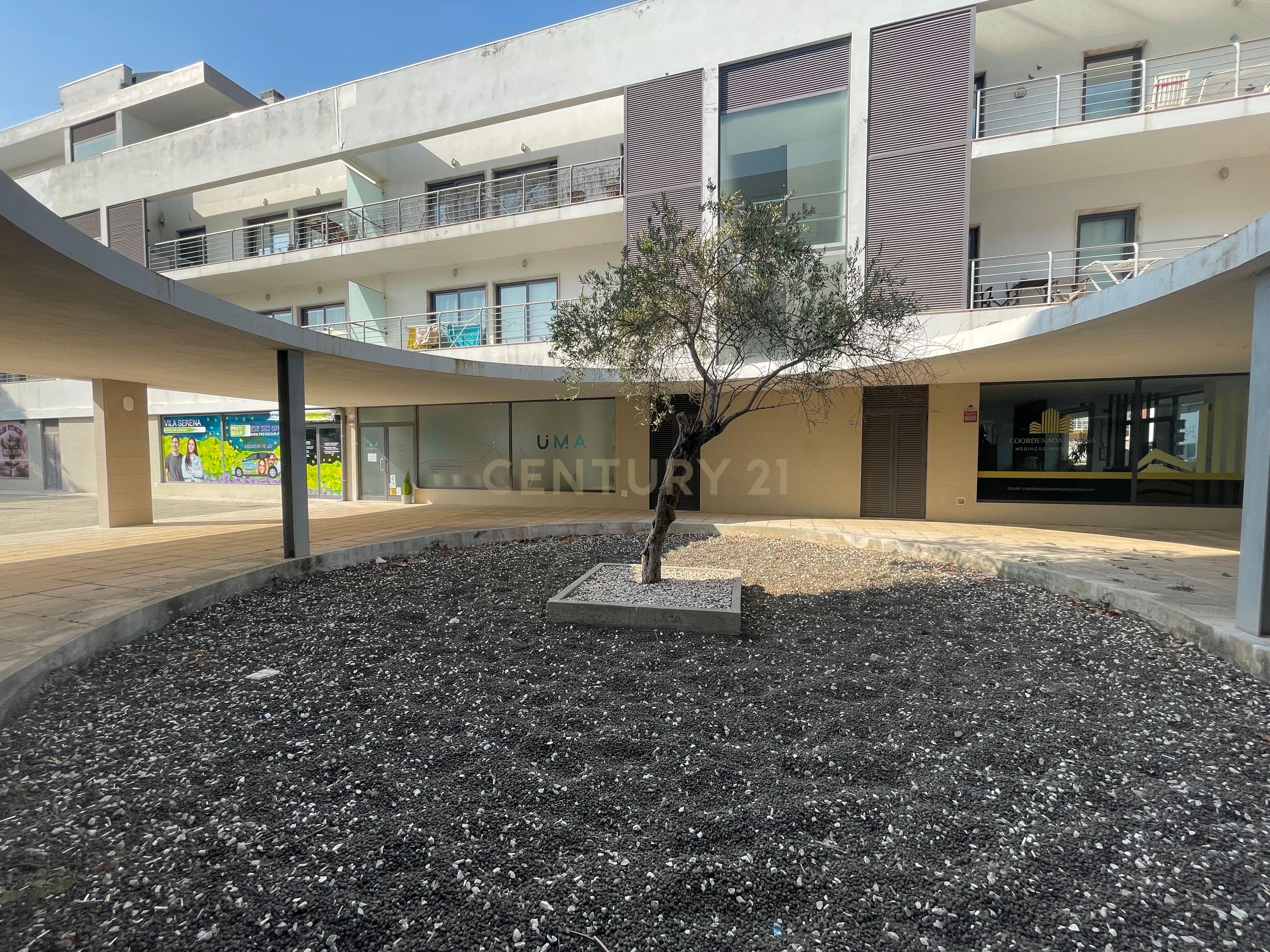 Apartamento T3 com varandas e Parqueamento, no Pinhal Novo, Vila Serena - Image 38