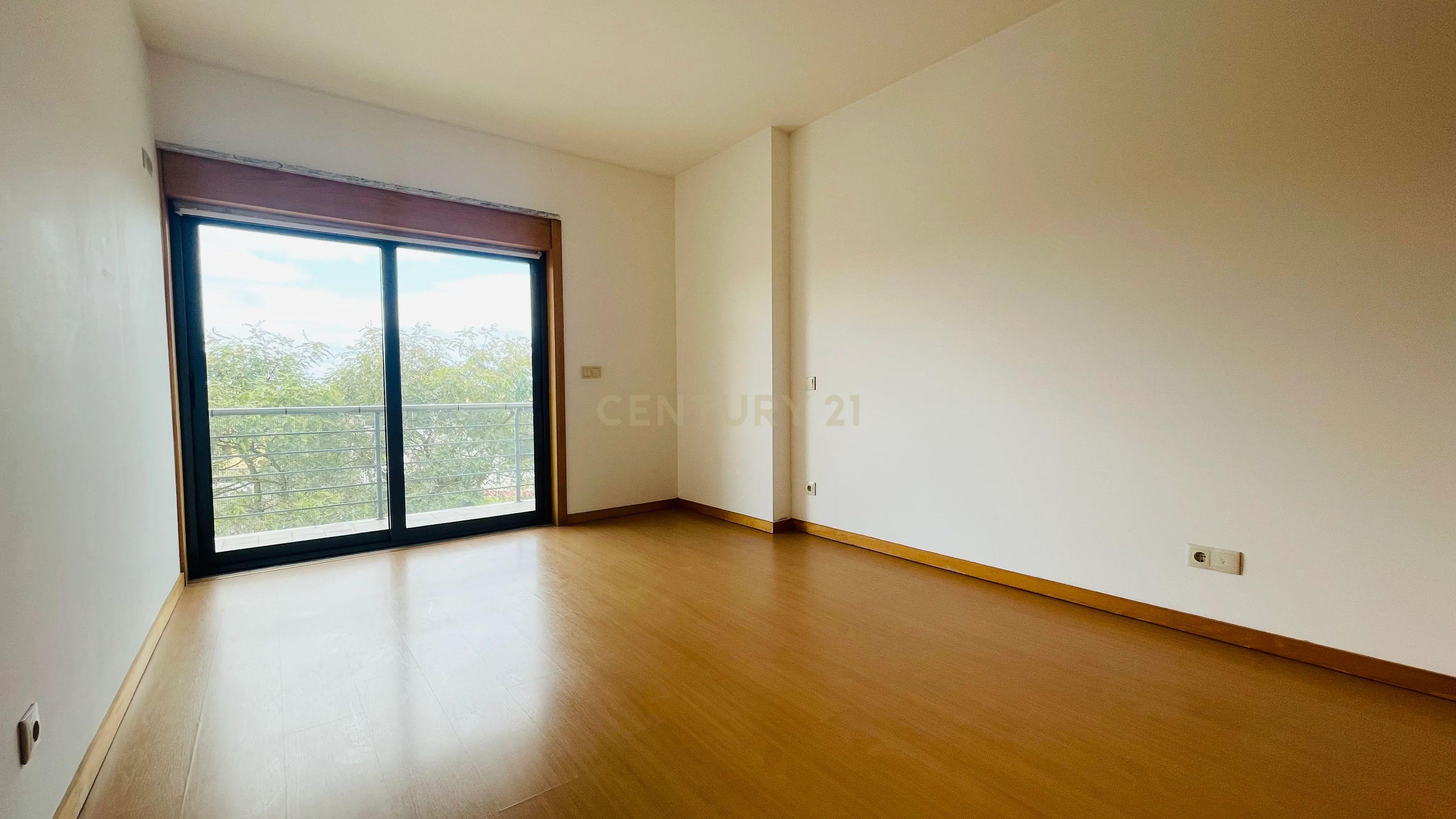 Apartamento T3 com varandas e Parqueamento, no Pinhal Novo, Vila Serena - Image 27