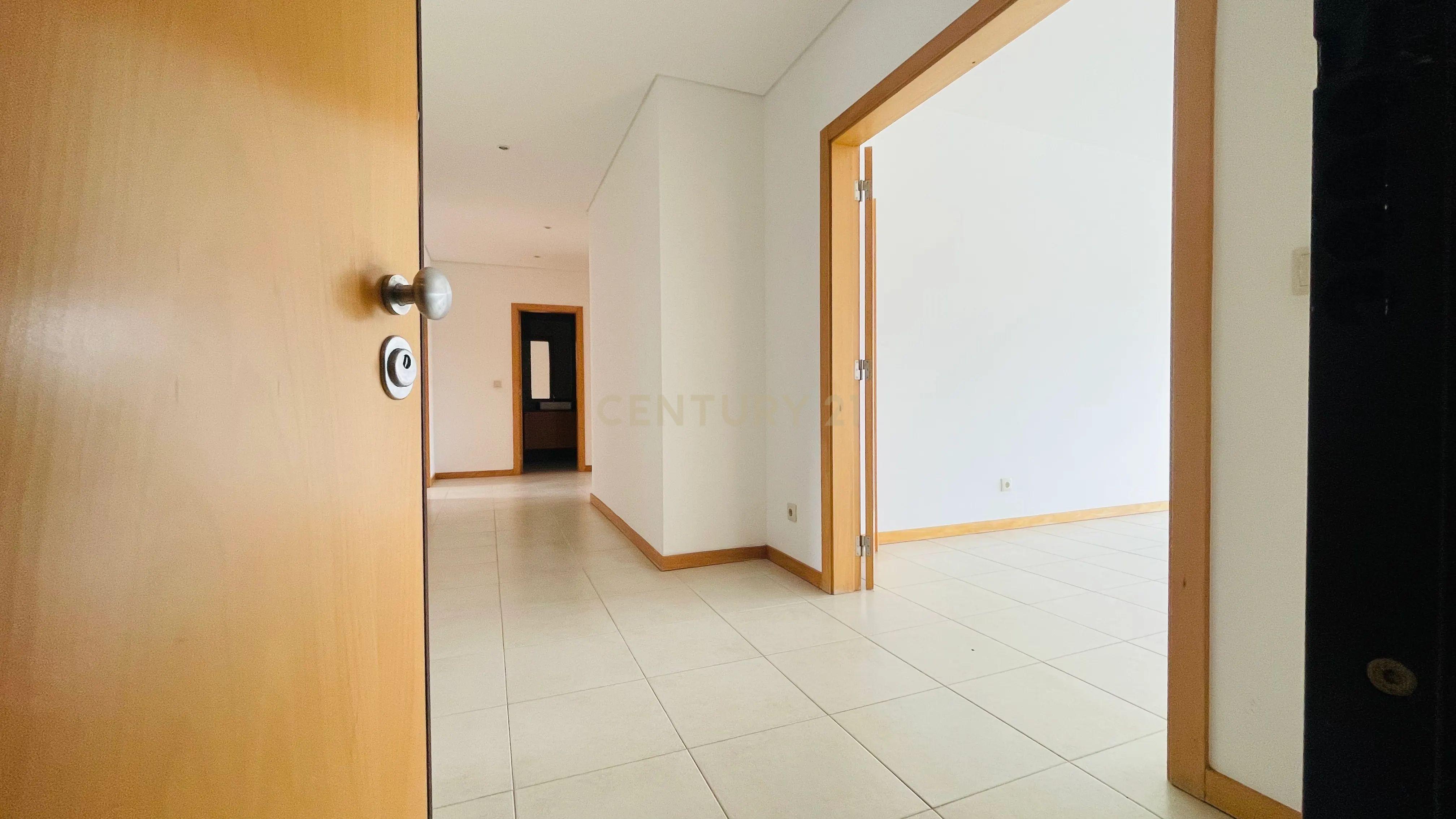 Apartamento T3 com varandas e Parqueamento, no Pinhal Novo, Vila Serena - Image 31