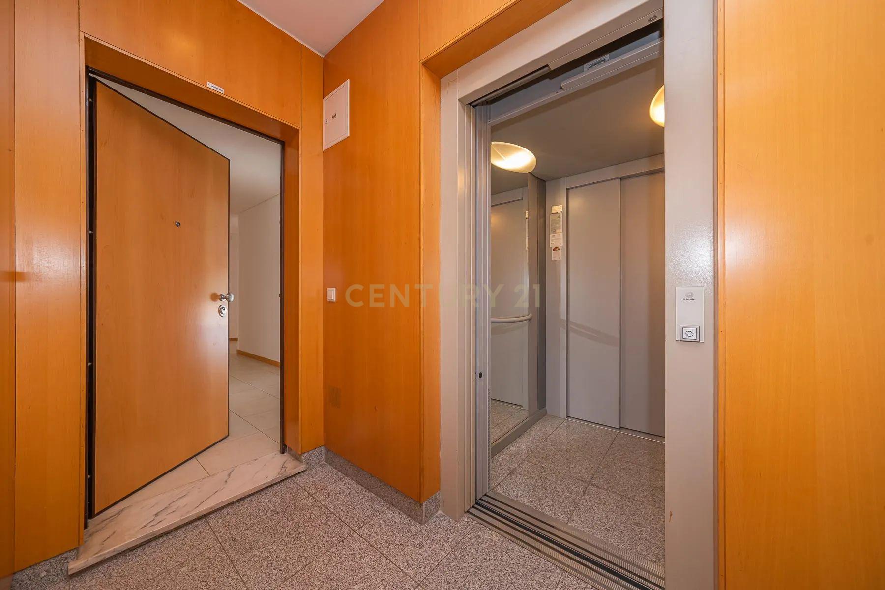 Apartamento T3 com varandas e Parqueamento, no Pinhal Novo, Vila Serena - Image 34