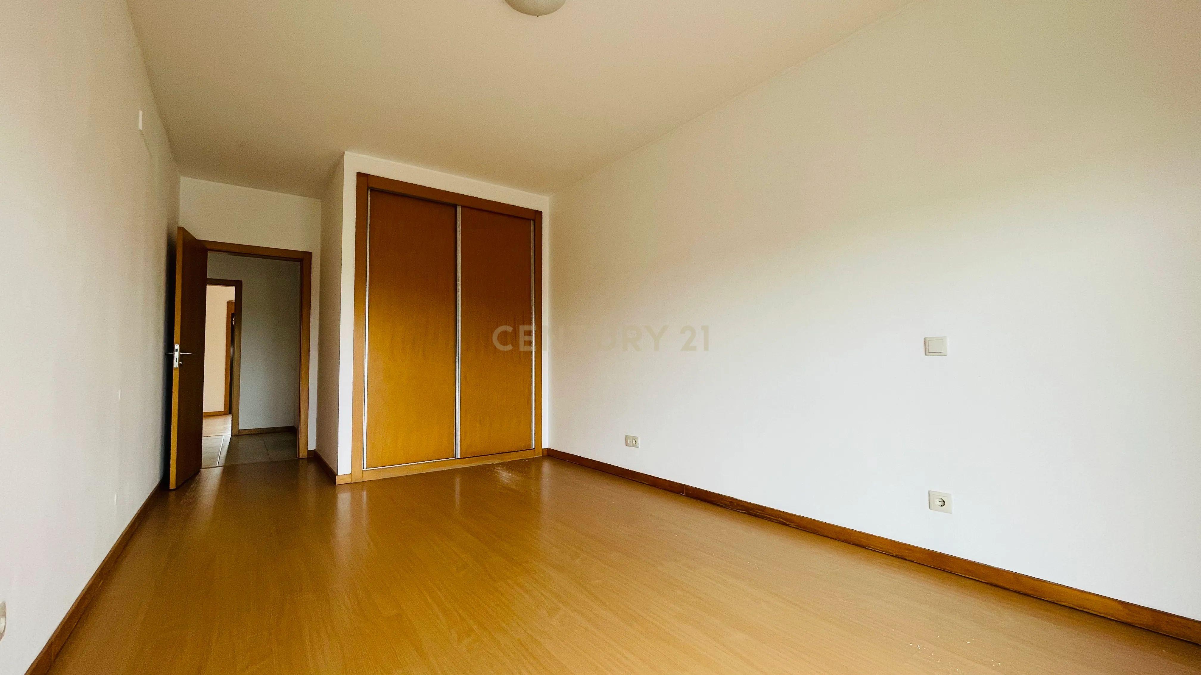 Apartamento T3 com varandas e Parqueamento, no Pinhal Novo, Vila Serena - Image 28