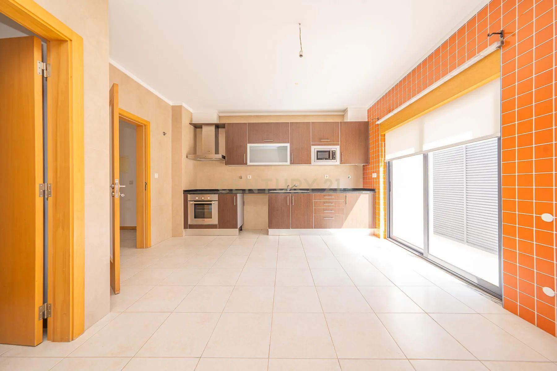 Apartamento T3 com varandas e Parqueamento, no Pinhal Novo, Vila Serena - Image 7