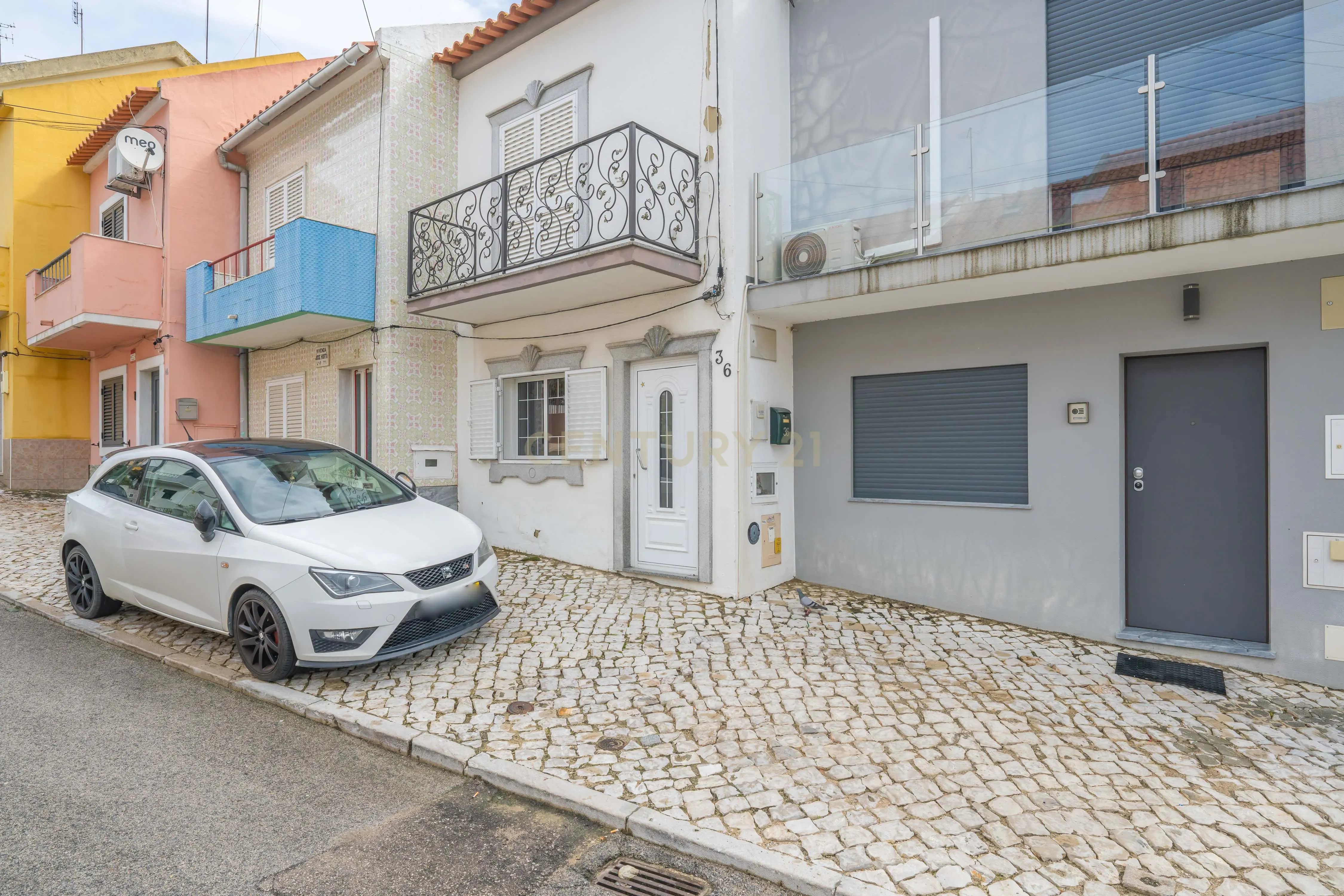 Moradia T2+1 com Aproveitamento de Sótão, Varanda e Quintal, no Peixe Frito, em Setúbal - Image 30