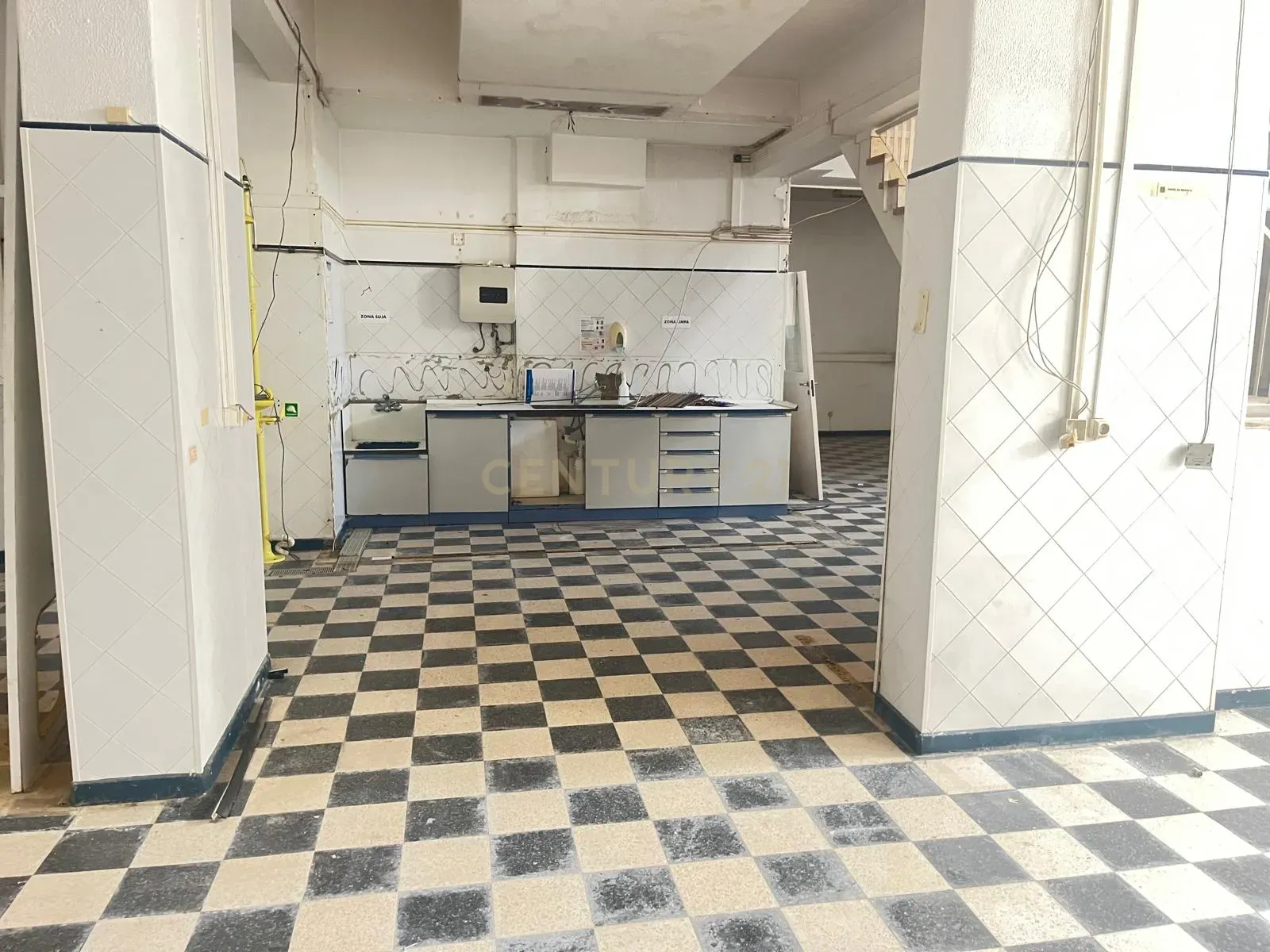 Fotografia 6 de Loja em Benfica, Lisboa - 188m² com 3 casas de banho.