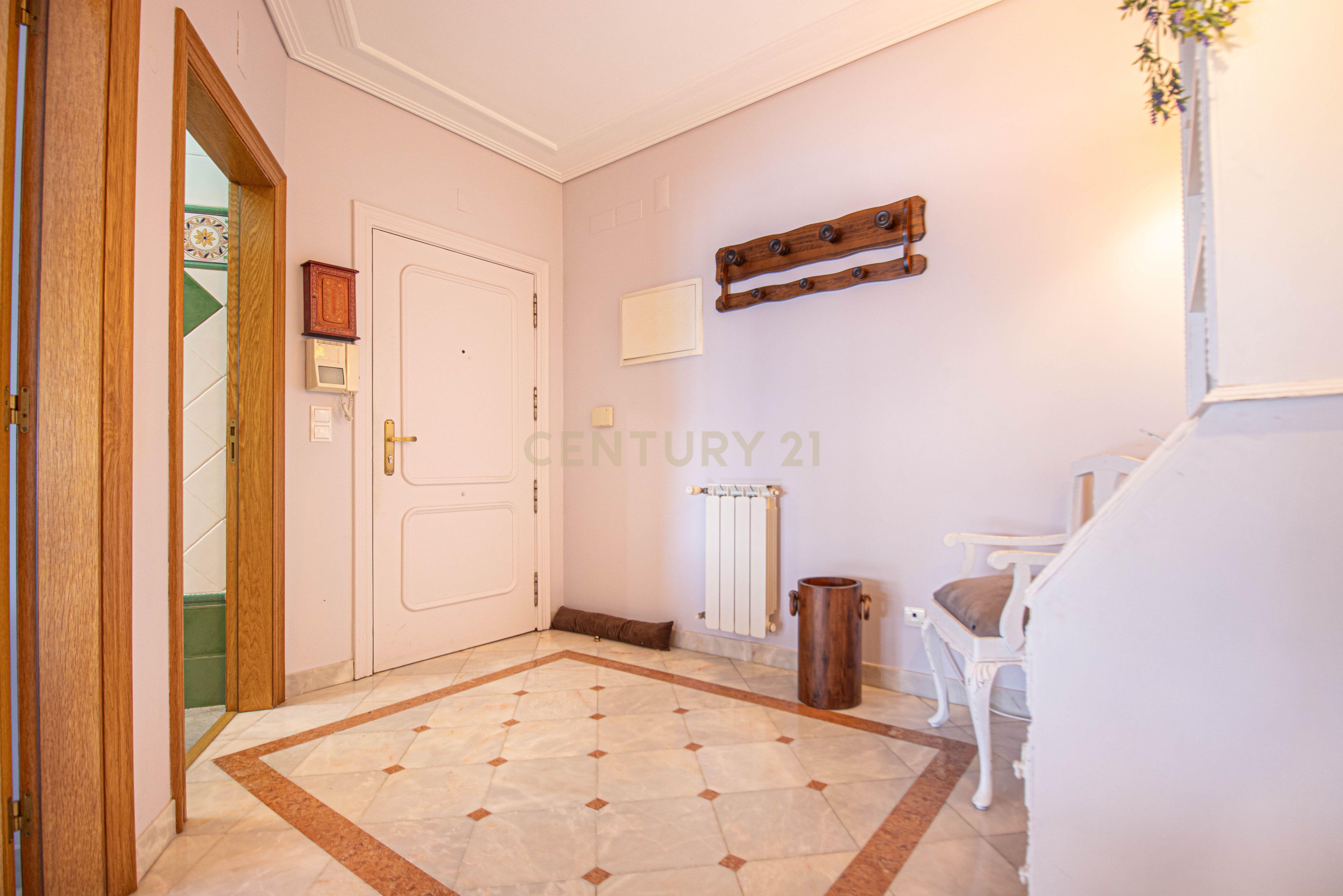 Apartamento T4 no Real Forte c/ 2 Box - Image 4