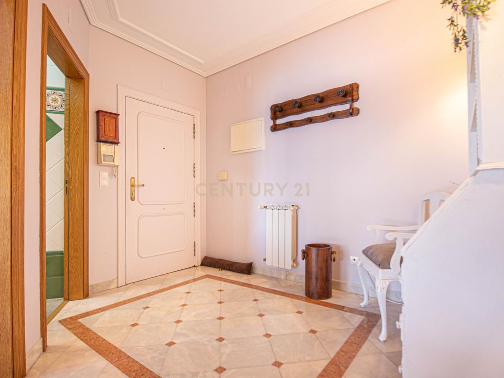 Apartamento T4 no Real Forte c/ 2 Box - Image 4