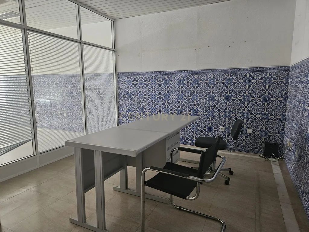 Loja para Arrendamento em Belém – 175 m2 (2 Pisos) - Image 5