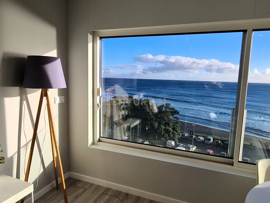 Apartamento T3 Deslumbrante à Beira-Mar - Vista para a Praia das Milícias/Açores - Image 2
