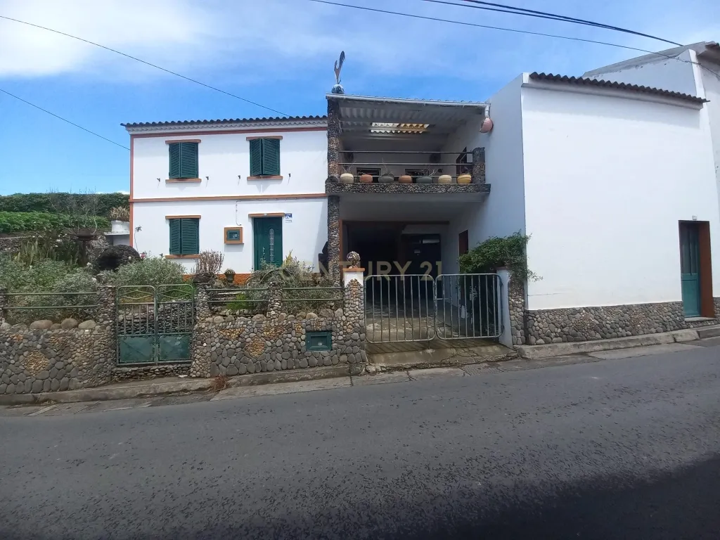 Moradia T4 em Ponta Garça, Vila Franca do Campo - Image 1