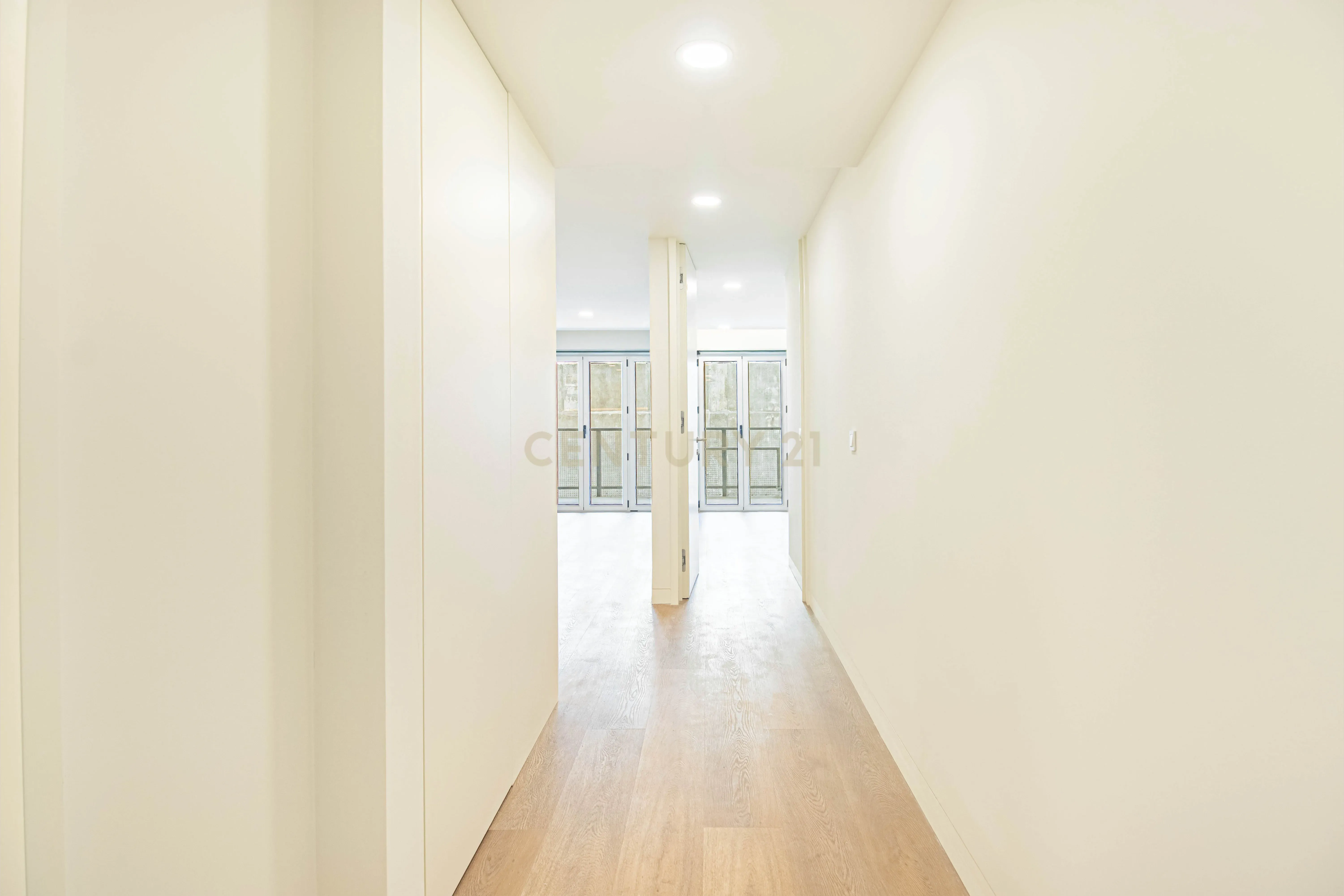 Fotografia 6 de Apartamento T1 Novo com Garagem em Sacavém | Cedência de Posição