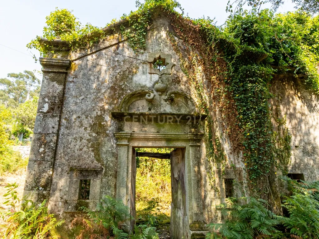 Quinta para reconstrução , em Anais, em Ponte de Lima – a vila mais antiga de Portugal. - Image 31
