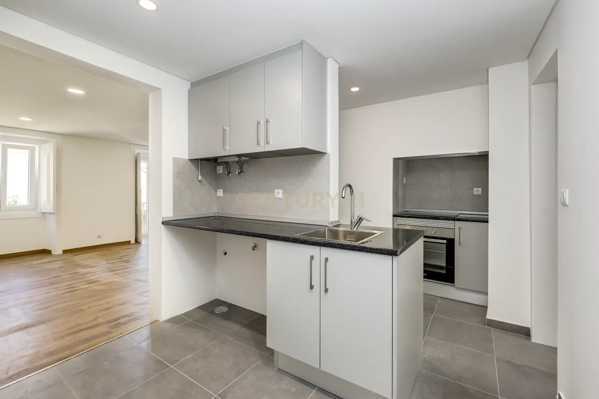 Fotografia 11 de Apartamento T1+1 totalmente remodelado, próximo da Assembleia da República