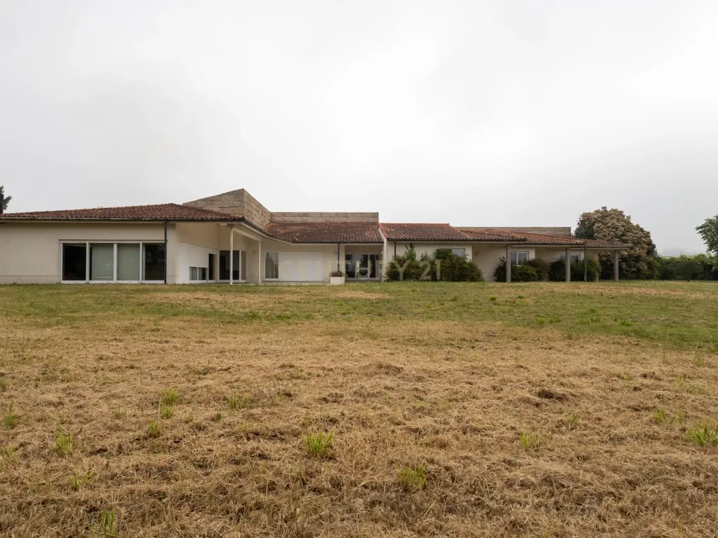 Moradia em vizela com 6 quartos e elevado potencial de investimento - Image 35