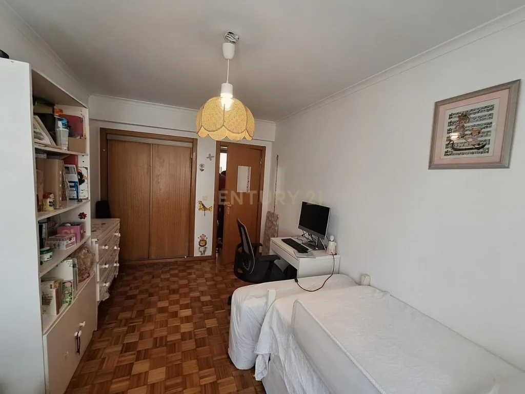 Apartamento T2 no Alto da Faia em Telheiras - Image 11