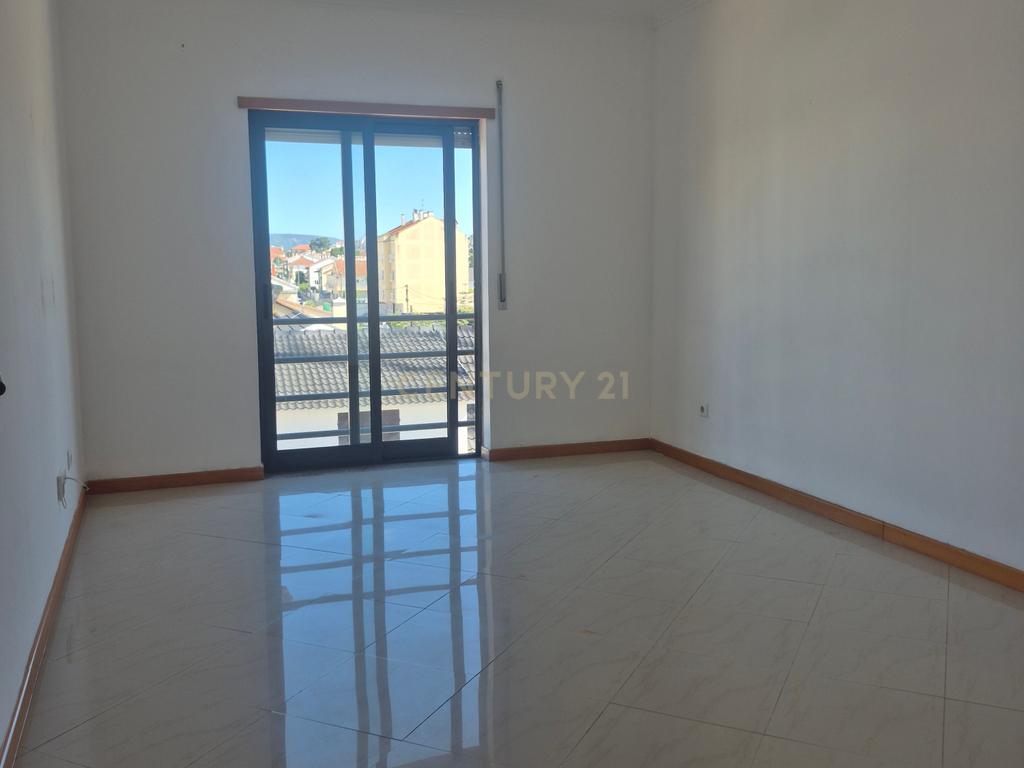 Apartamento T2 Quinta do Conde - Image 5