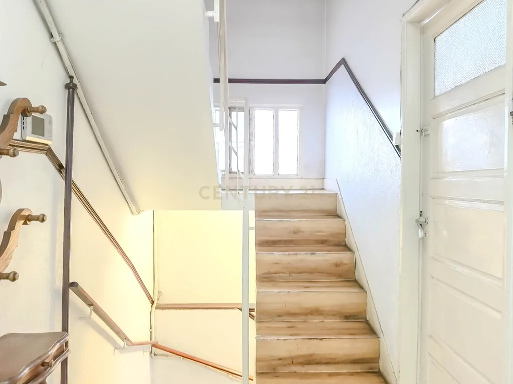 Casa T3 em Gondomar com Vista e Grande Potencial de Recuperação - Image 19
