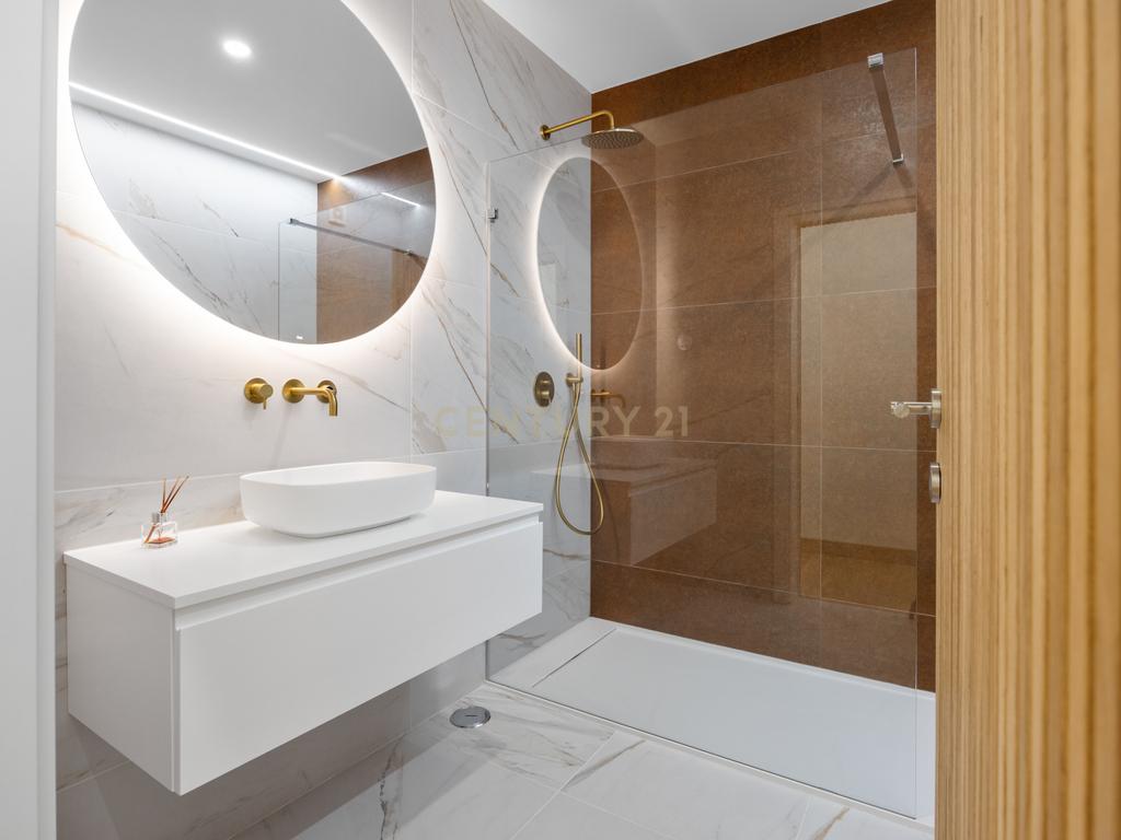 Luxuoso apartamento T3 no Centro de Setúbal e a 300m da praia - Image 17