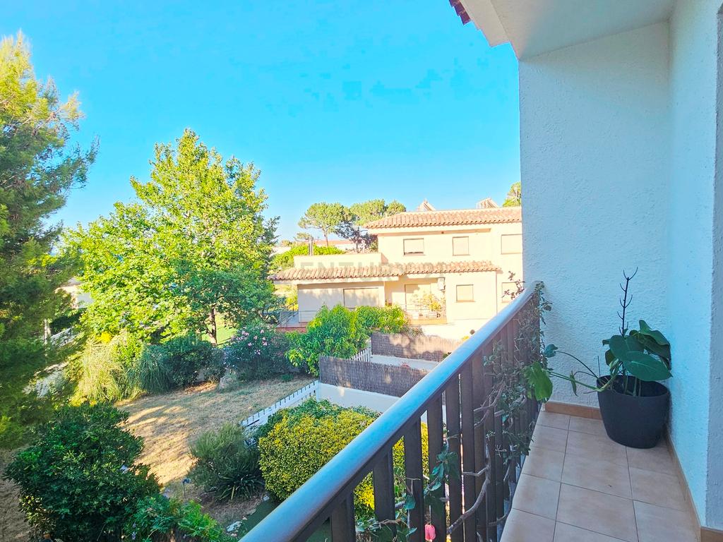 Viva o estilo de vida mediterrânico nesta casa com jardim e vista para o mar em Llançà - Image 18