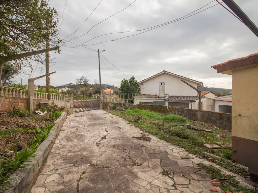 Moradia T4 com Garagem e Quintal em Chão de Couce – Oportunidade com Potencial em Ansião - Image 22