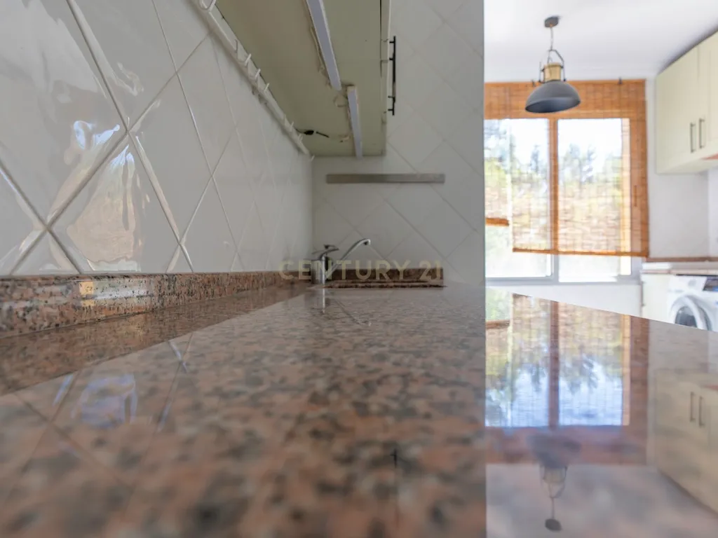 Apartamento T3 com Vista Mar em Oeiras - Image 33