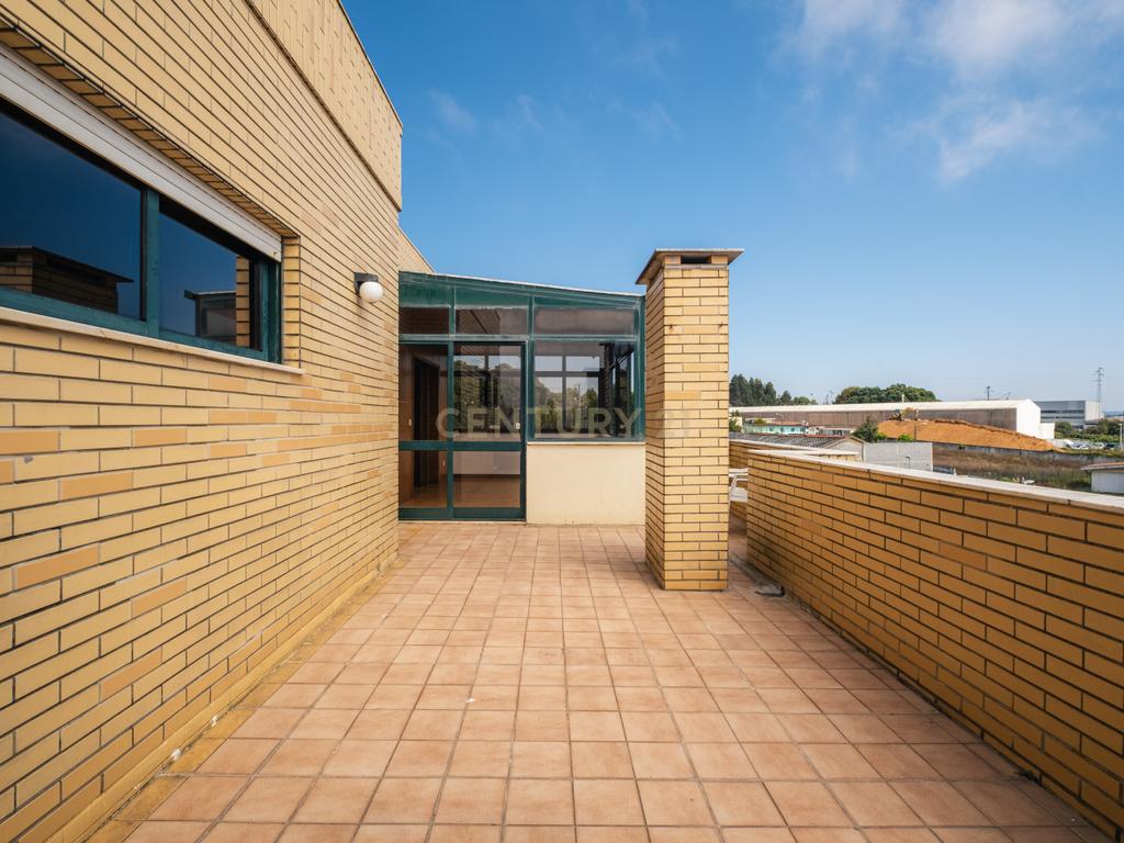 Apartamento T3 com Terraço, Vista Mar e Garagem Box em Arcozelo – Vila Nova de Gaia - Image 3