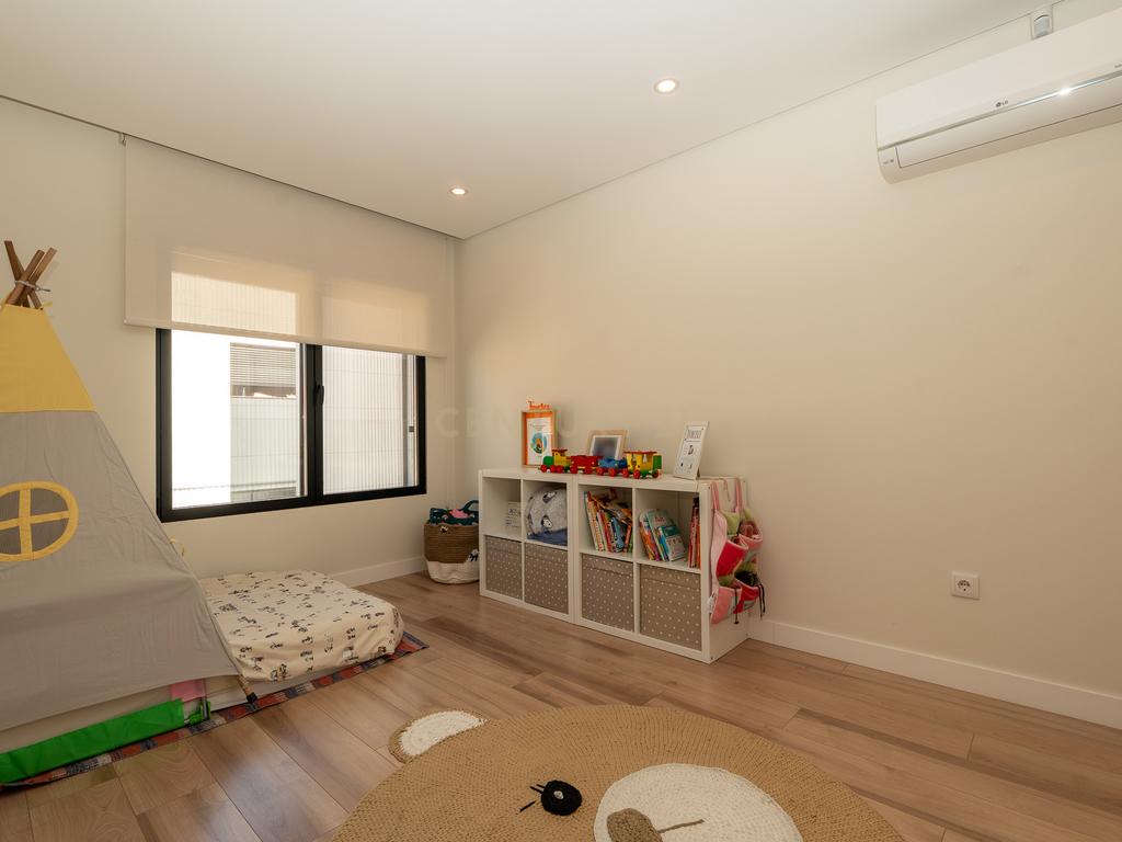 Apartamento T3+1 duplex, com terraço e estacionamento, no centro da cidade de Torres Vedras - Image 43