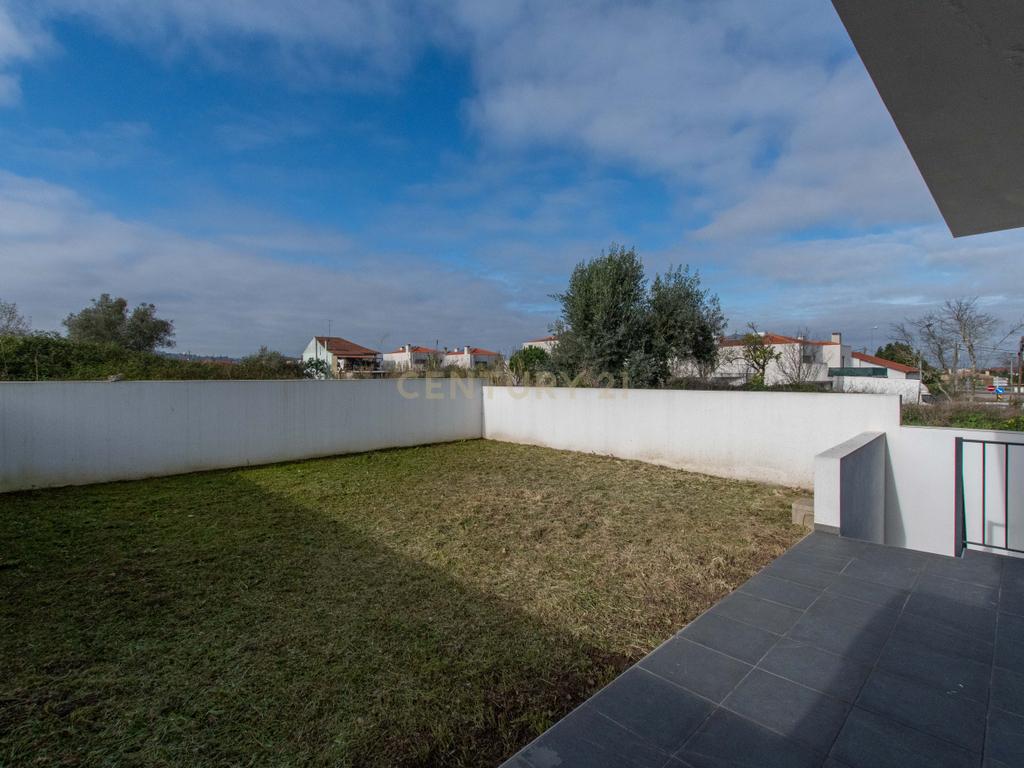 Moradia Geminada nova construção T4+1 com rooftop e masterbox (Coimbra) - Image 15