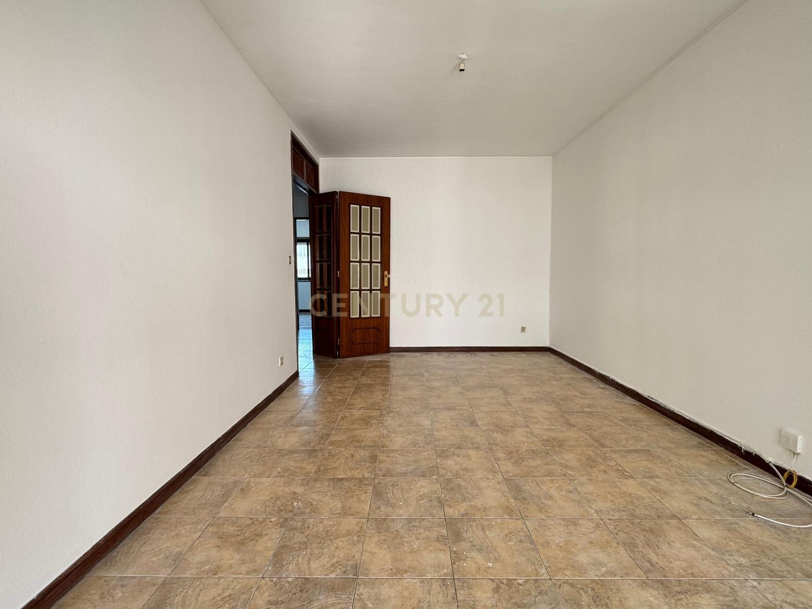 T2 à Estação de Ermesinde - Image 5