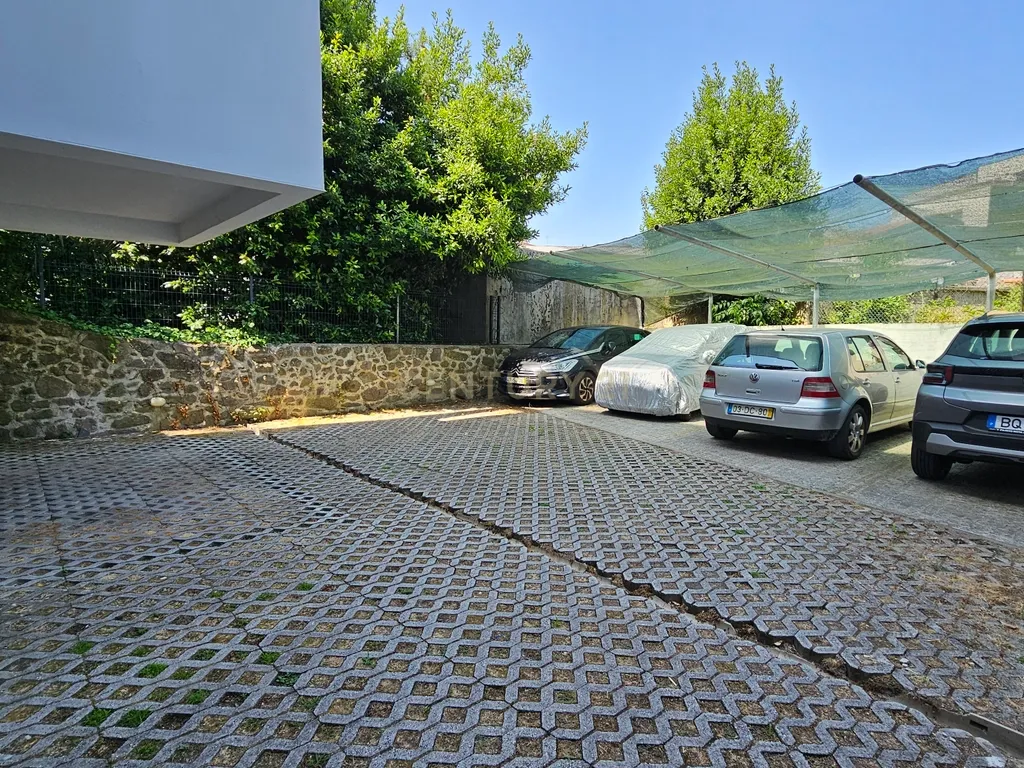 Apartamento T2 garagem centro histórico Braga - Image 3