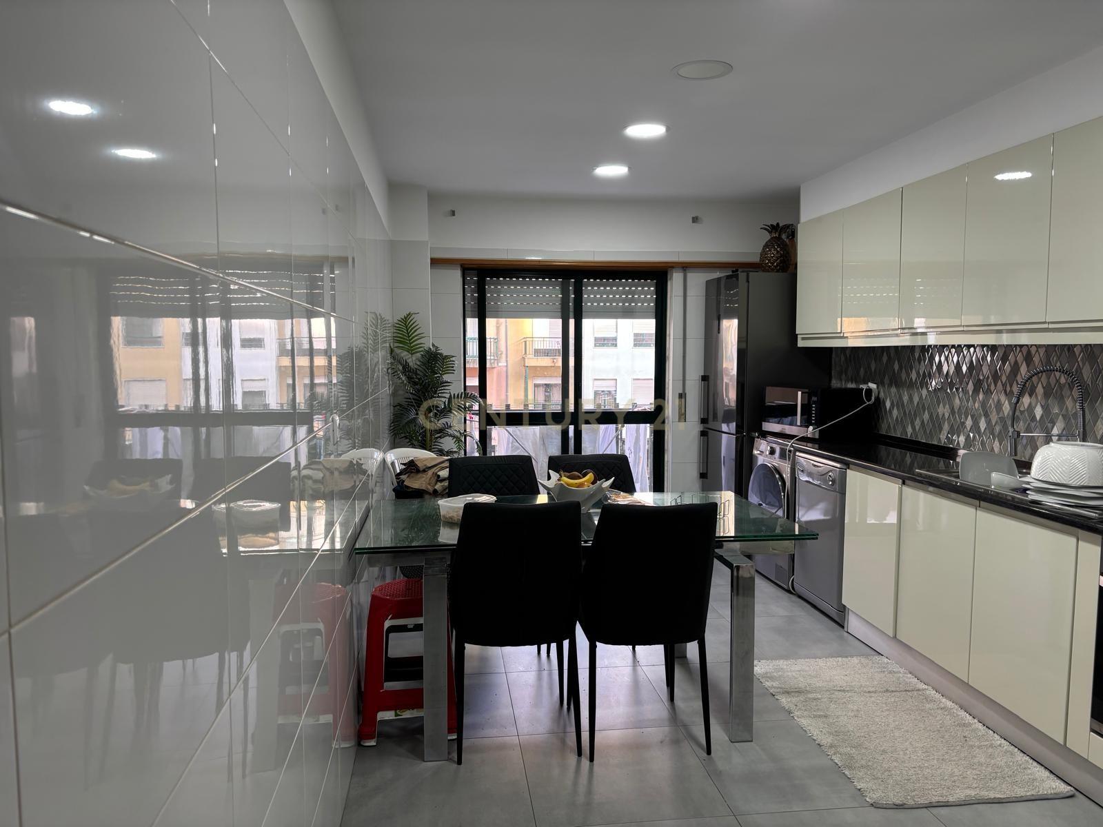 Apartamento T2 em Massamá Norte  - Image 10