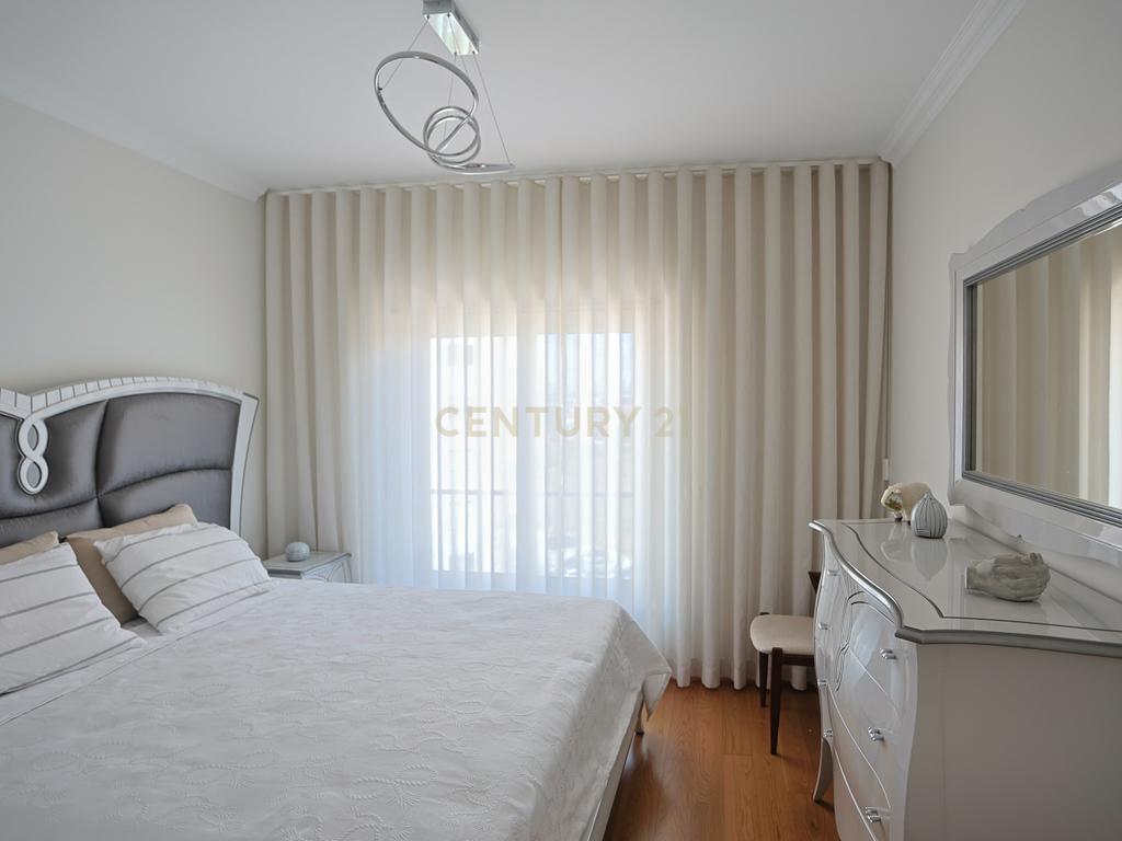 T3 com 160 m², Box para 2 carros e Arrecadação – Lumiar / Ameixoeira - Image 17
