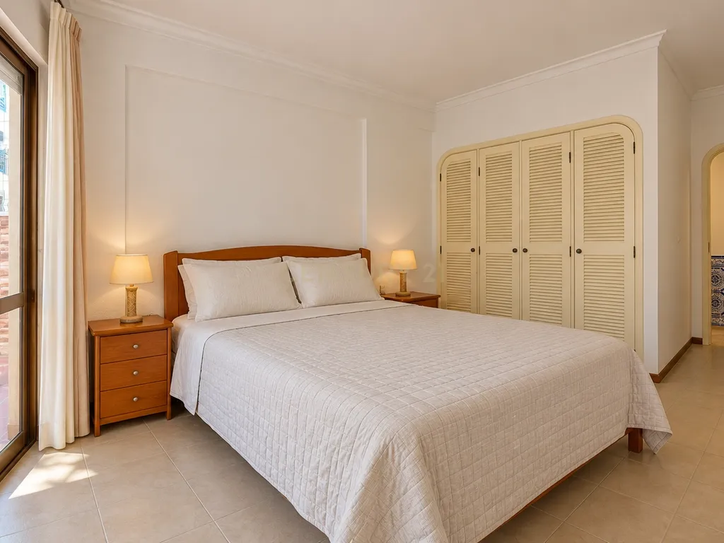 Apartamento T1 com Terraço, Sto António Caparica - Image 10