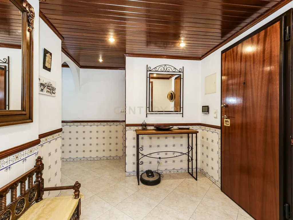 UMA CASA DE SONHO - T4 em Queluz - Image 2