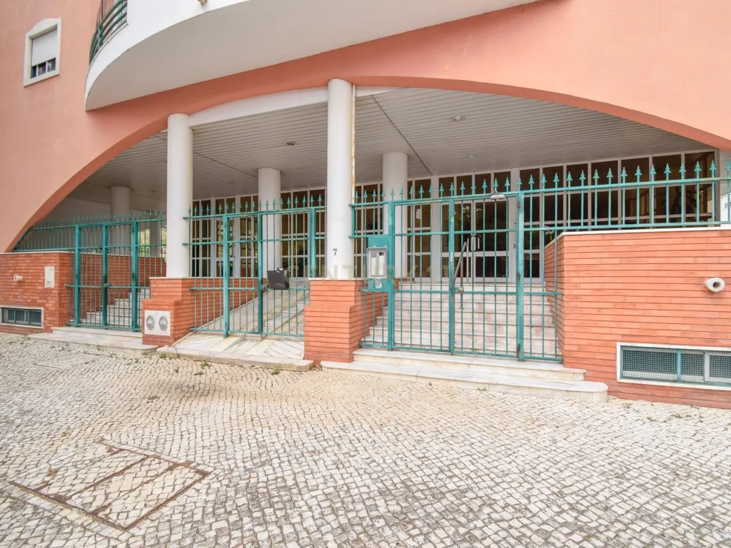 Apartamento T3 em Loures com Garagem - Image 30