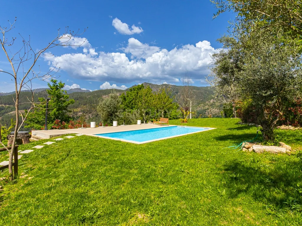 Um Refúgio no Gerês com 2 casas junto ao Rio - Image 48
