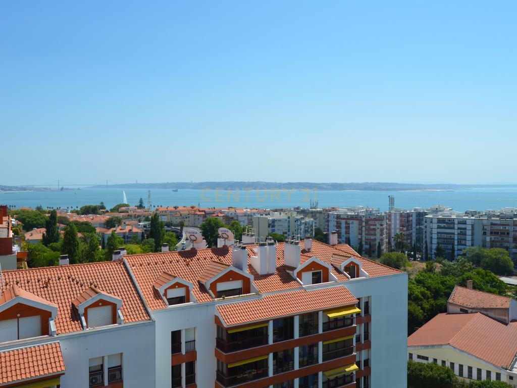 ✨ Apartamento T3* com Vista Mar e Rio em Oeiras ✨ - Image 1