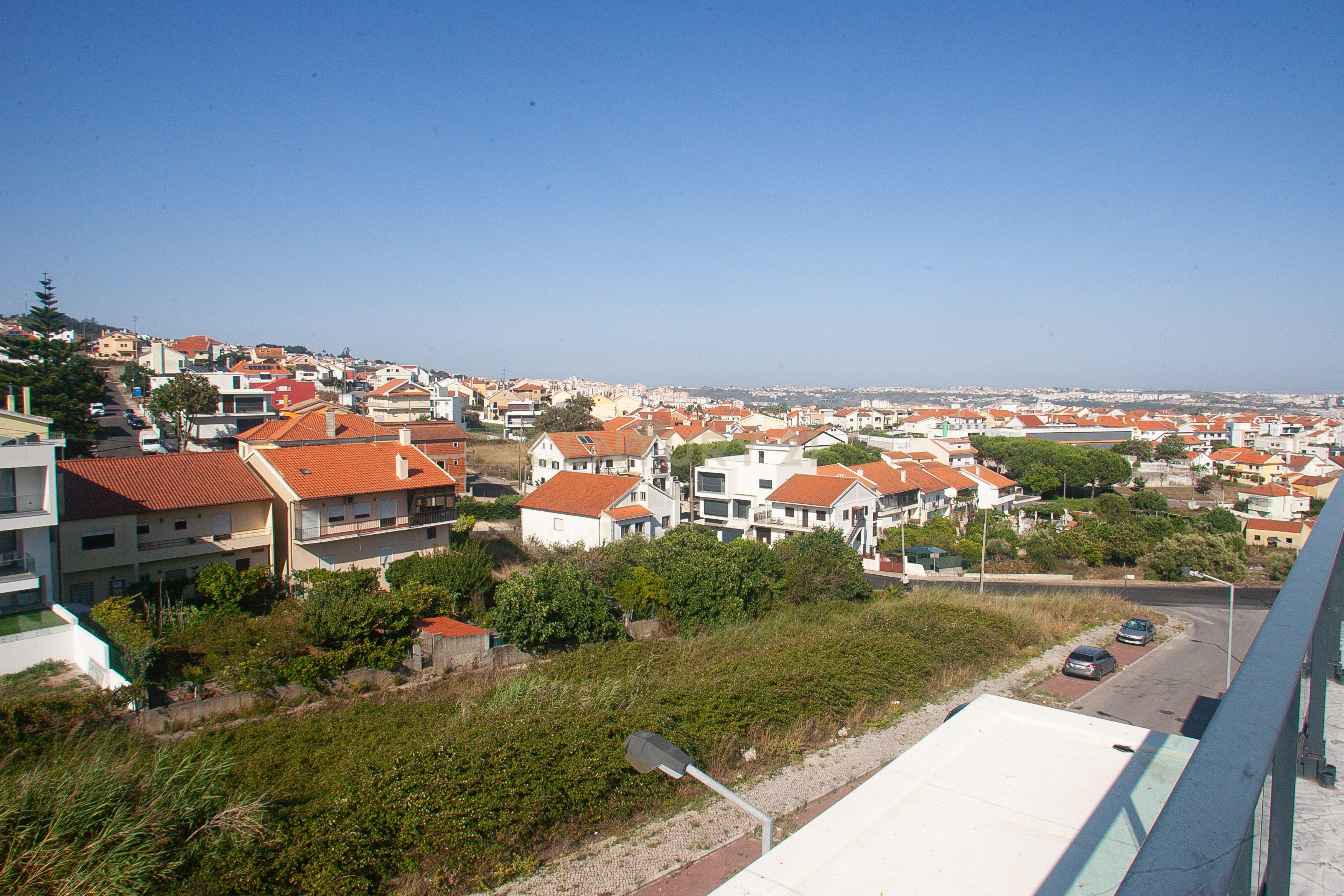 MORADIA T5 + 3 EM FAMÕES, COM PISCINA, JARDIM E BOX PARA 4 CARROS - Image 48