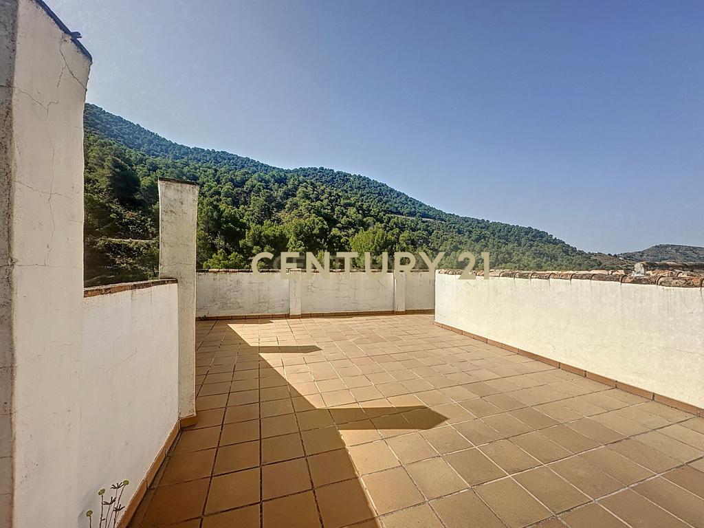 Grande casa de 9 quartos com piscina em El Acebuchal, ideal para um B&B ou retiro rural - Image 2