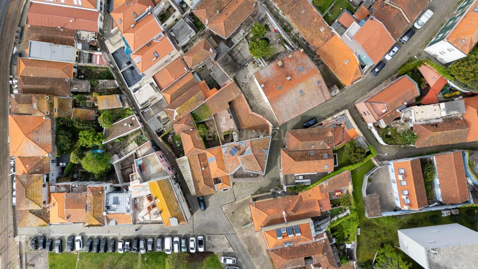 Exclusiva Moradia de Luxo no Coração do Ouro – Rua Senhor da Boa Morte, Porto - Image 11