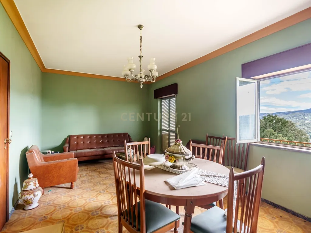 QUINTA COM 2,5 HECTARES EM ZONA CENTRAL DE MONCHIQUE - Image 18