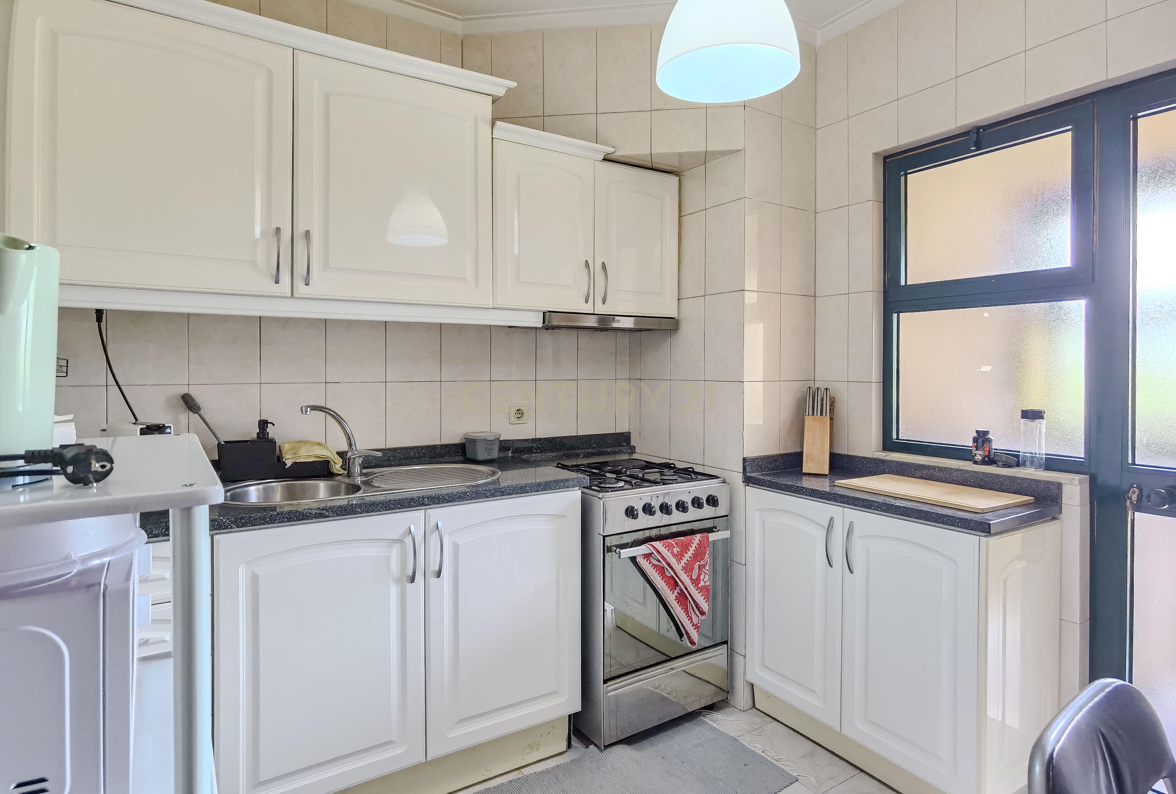 Apartamento T1+1 com Garagem e Vista Rio, Oliveira do Douro, Vila Nova de Gaia - Image 12