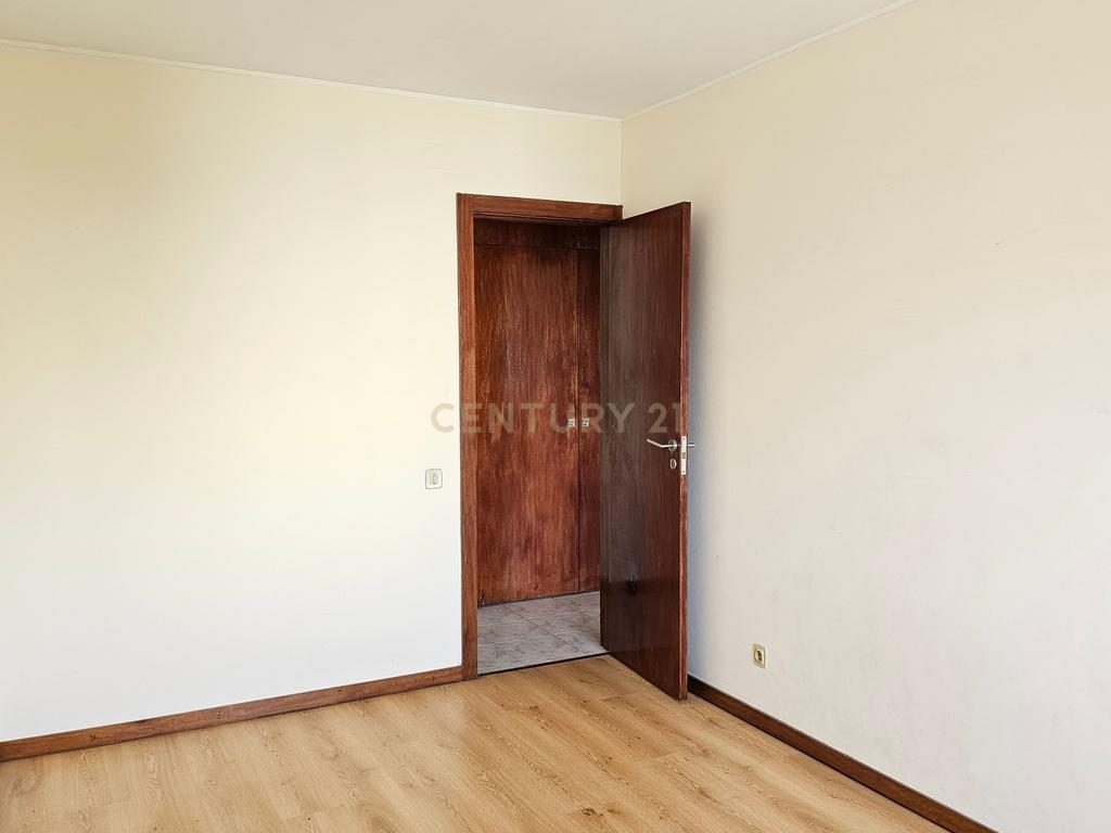 Apartamento T2 com garagem, Matosinhos - Image 15